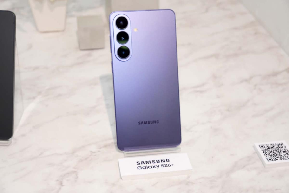 日本でも、久々に「+」のつく大画面版Galaxyを販売する。しかも4キャリアとオープンマーケット版、すべての販路で取り扱われる