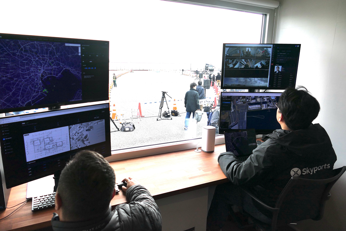 隣にはオペレーションルーム