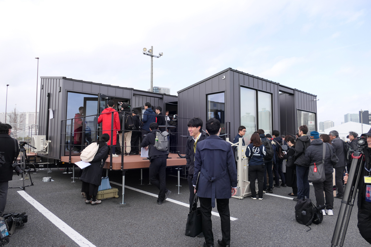 トレーラーハウス型の「ターミナル」