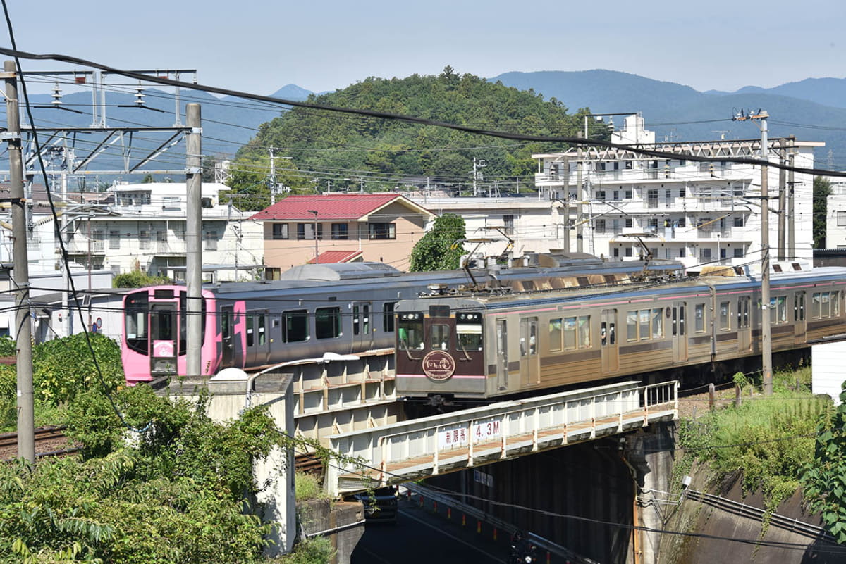 さらに飯坂電車・阿武急の走る姿も眺められる