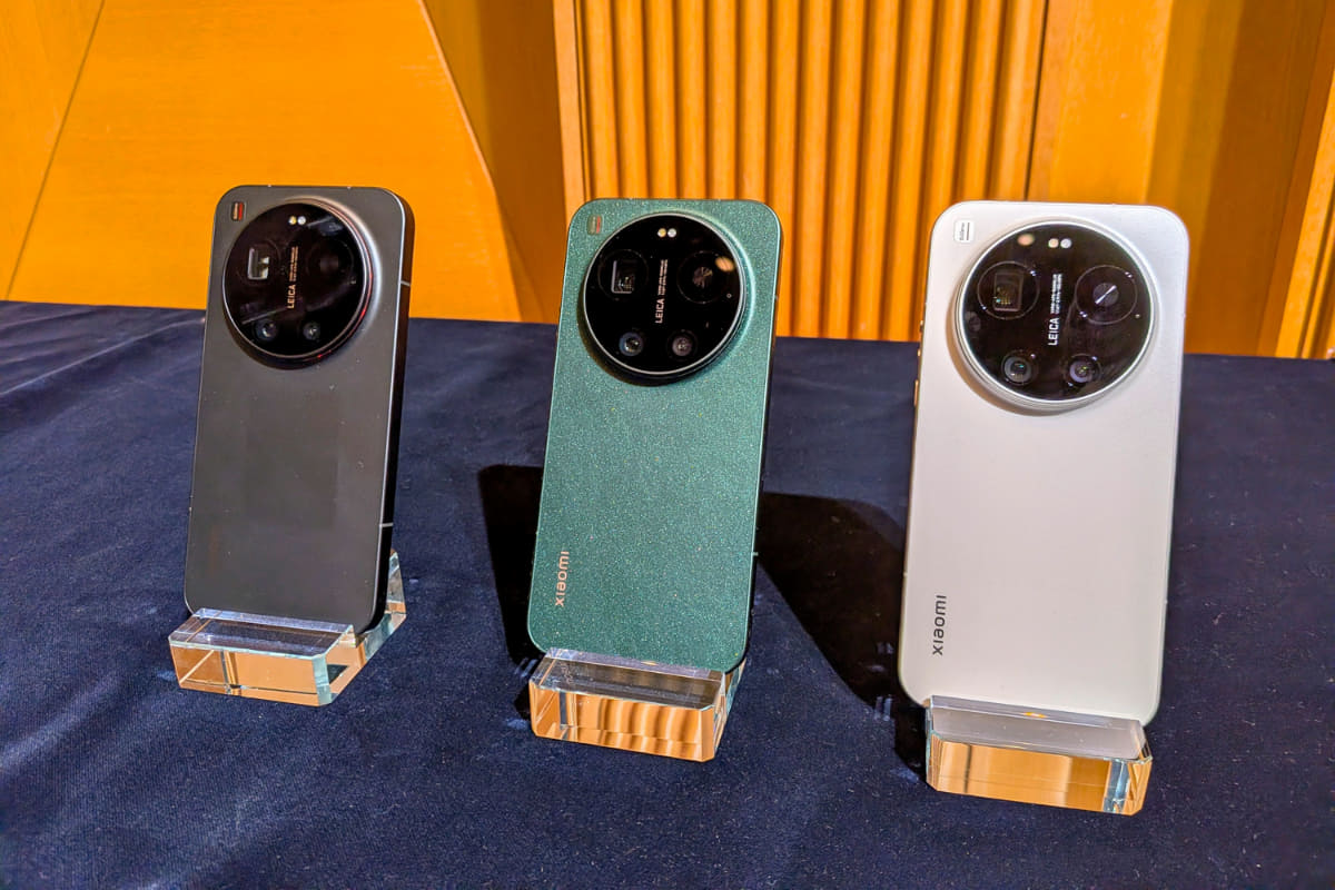 ブラック、ホワイト、スターリットグリーンの3色を用意