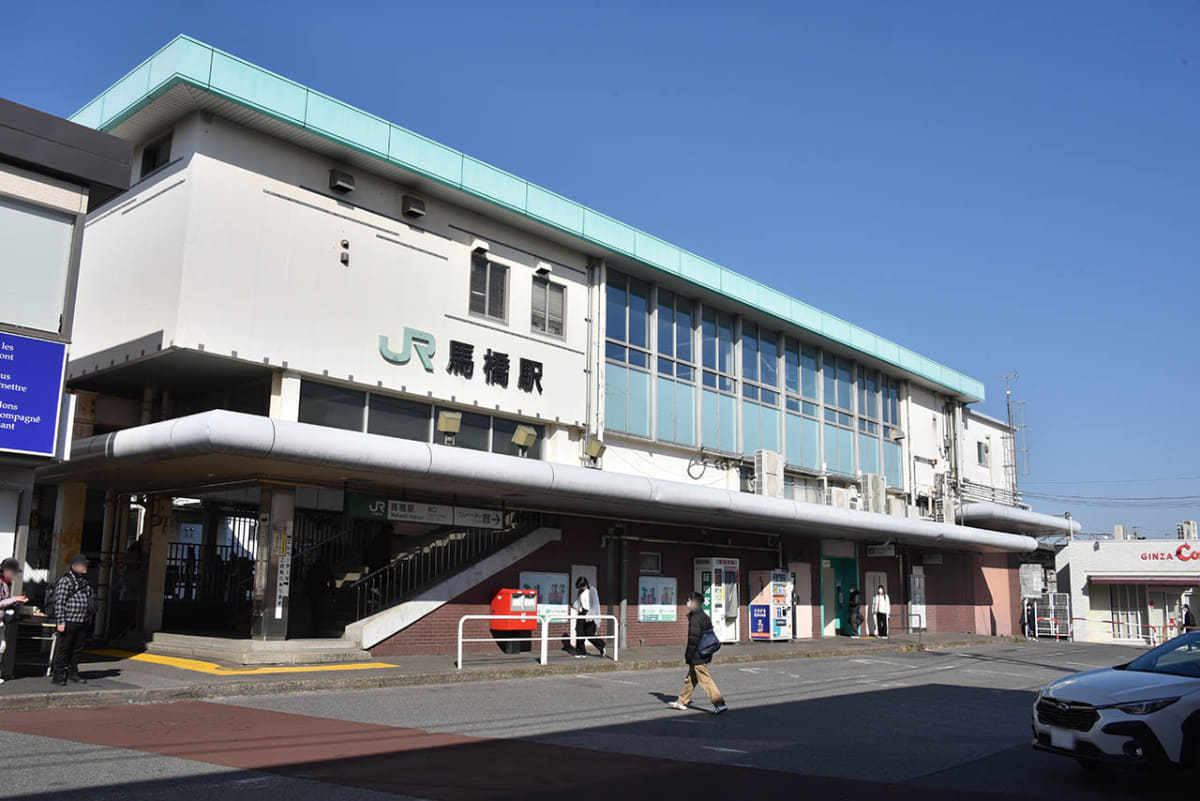 馬橋駅東口は駅前にタクシーの乗降場やマイカー送迎用のスペースは設けられているものの、きちんと整備されているわけではない雰囲気