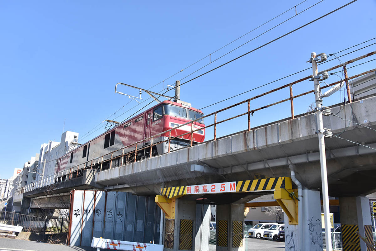 常磐線馬橋支線を回送中の機関車