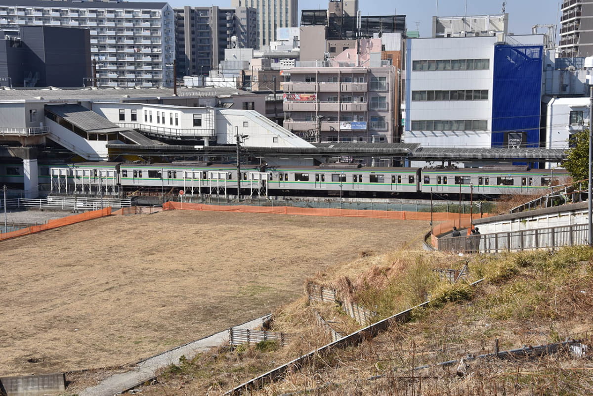 新松戸駅の南東側は造成工事が急ピッチで進められている