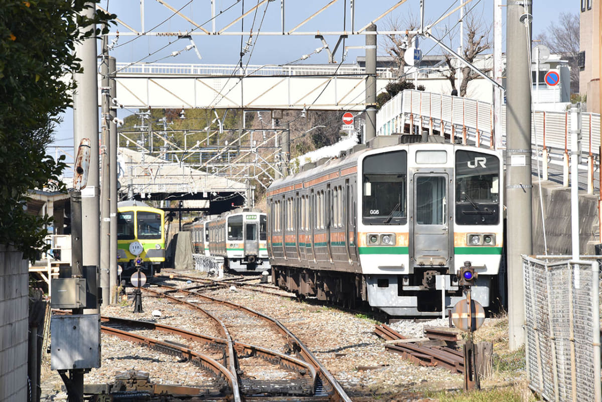 JR東海から購入した211系が流山駅に併設されている検車区で出番を待つ