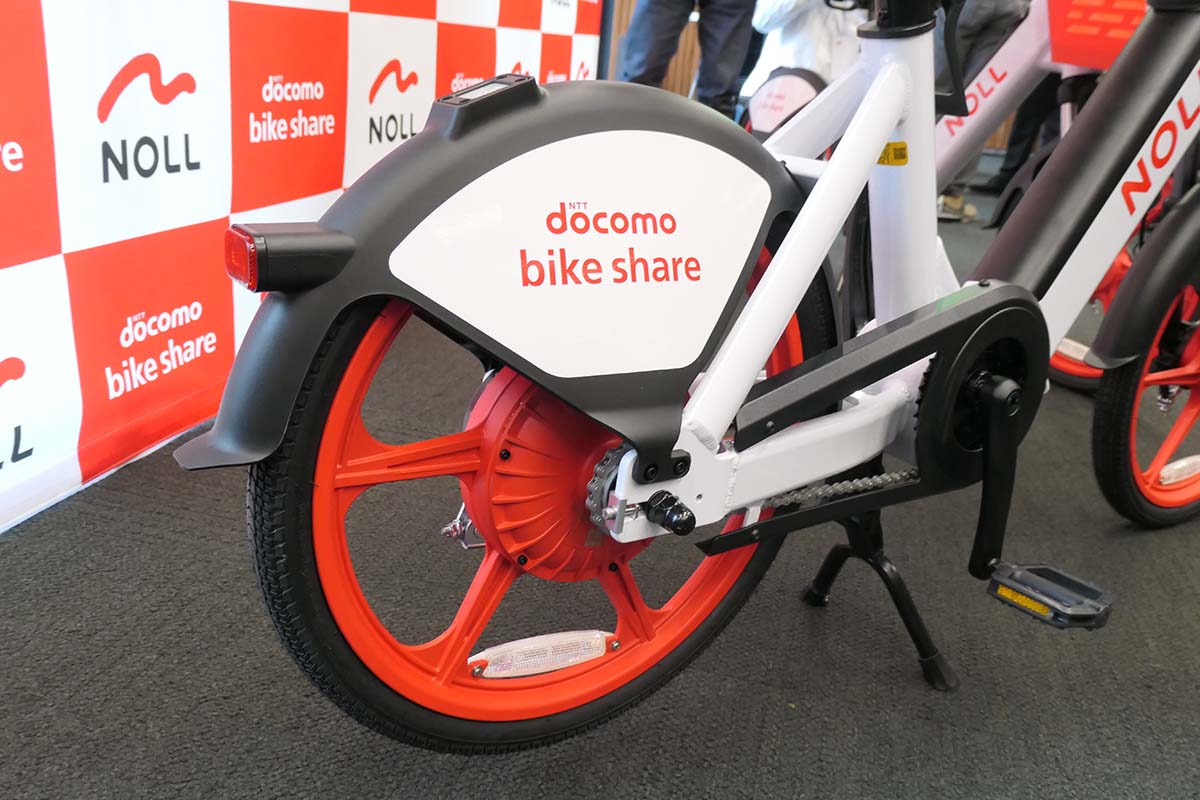 前輪・後輪ともにノーパンクタイヤ