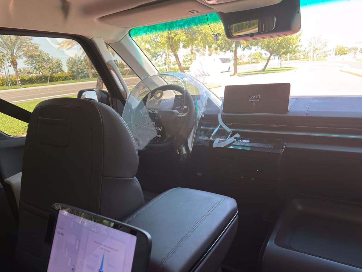 運転席にはカバーが