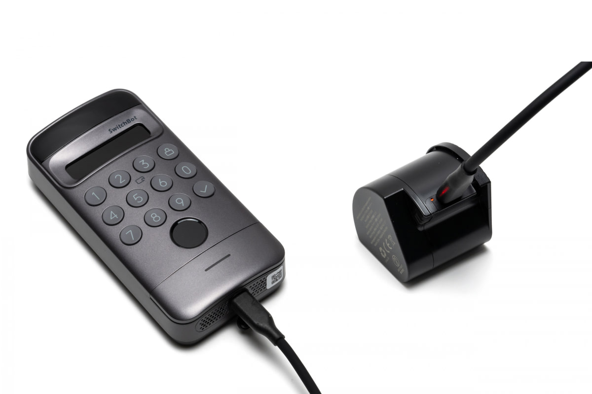 どちらもUSB Type-Cで充電できる