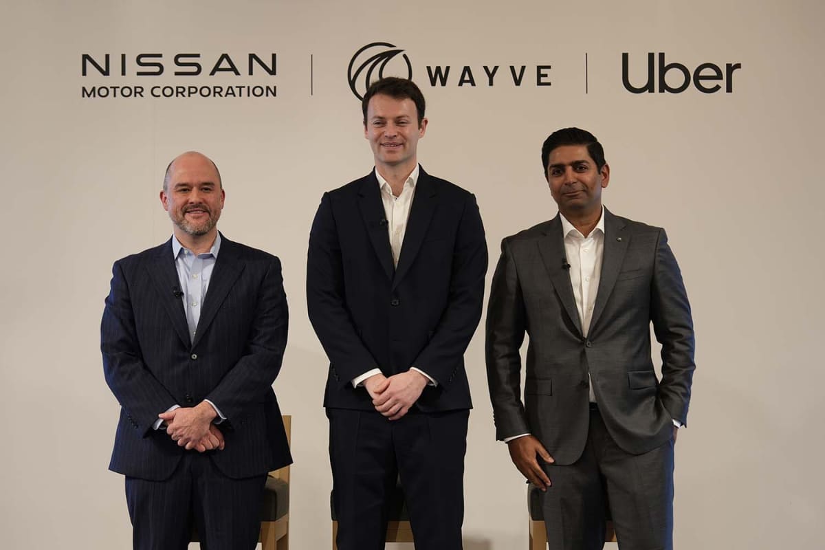 日産自動車 イヴァン・エスピノーサ社長、Wayveアレックス・ケンダルCEO、Uber Technologies 自律型モビリティ・デリバリー部門 グローバル責任者 サーフラズ マレディア氏