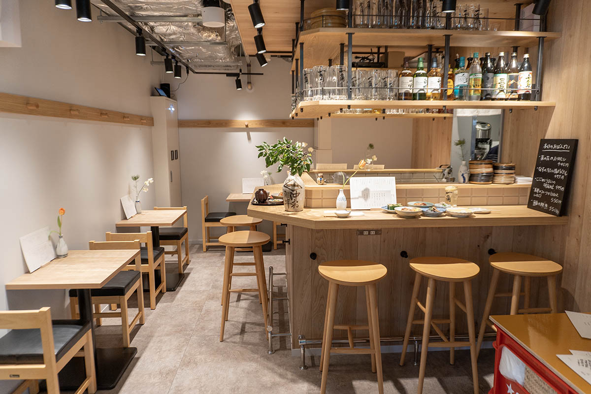 横町に並ぶ路面店をイメージさせる規模