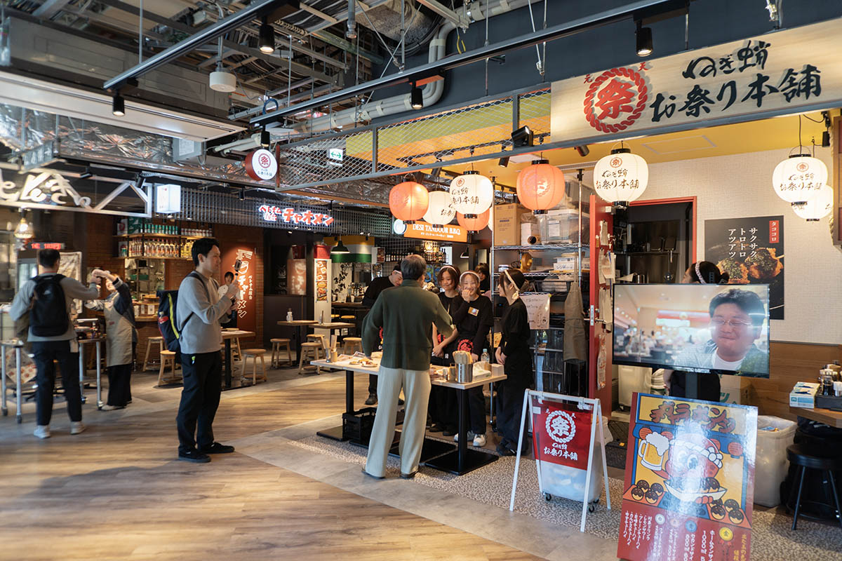 スタジアム横バル街