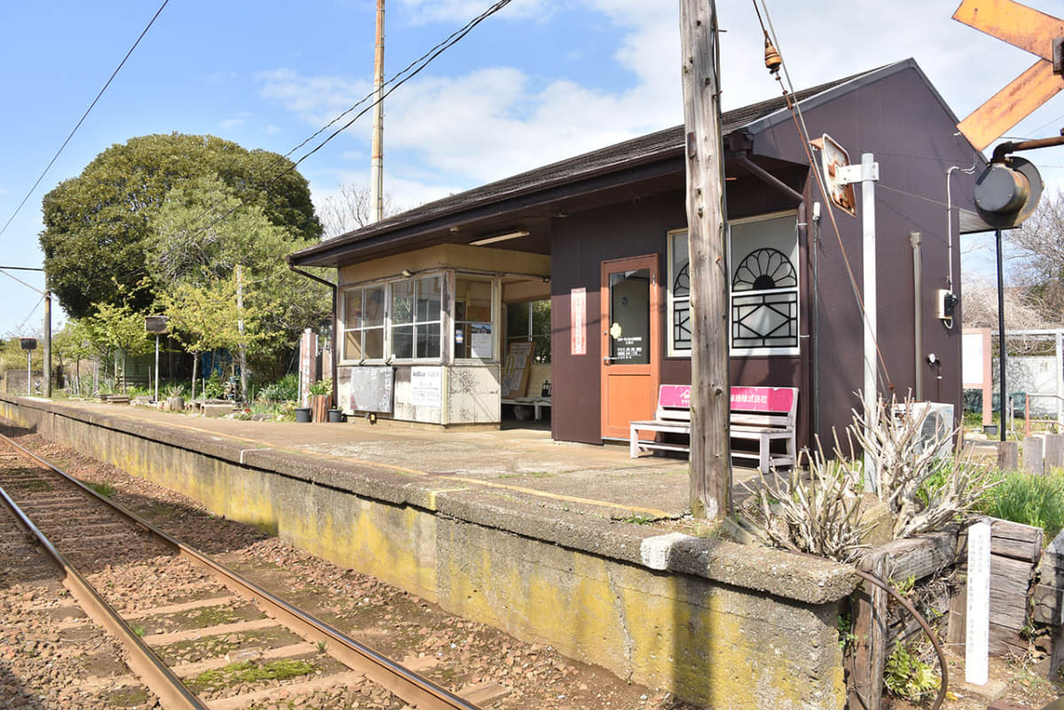 海鹿島駅には日本一ちっちゃな美術館が併設