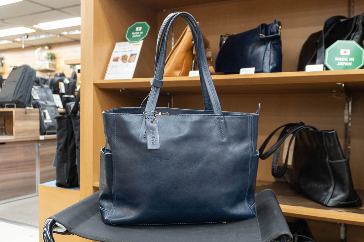 ハンズオリジナル ガッドワーク レザートート M(27,940円)