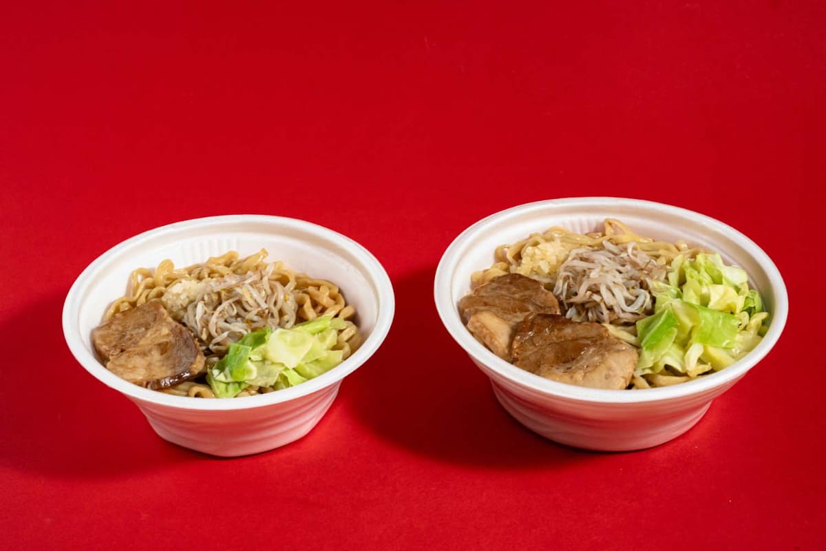 ラーメン荘 歴史を刻め監修 豚ラーメン(698円)