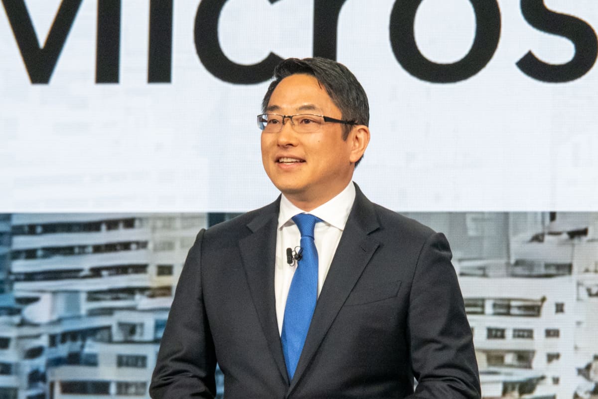 沼本健氏