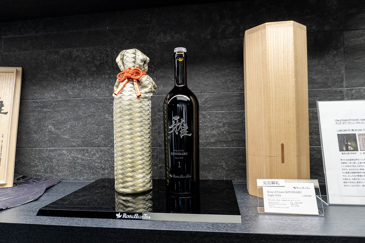 すでに完売しているものの、100万円の商品も展示されていた