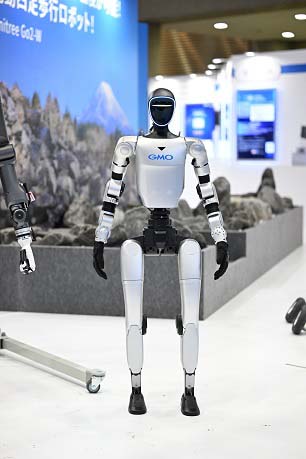 GMO AI&ロボティクス商事によるヒューマノイドの実証実験などを展開