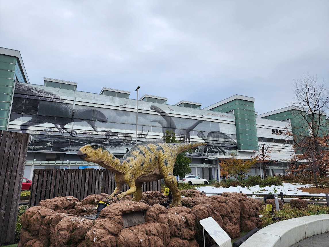福井駅周辺の恐竜のオブジェ(2023年12月撮影)
