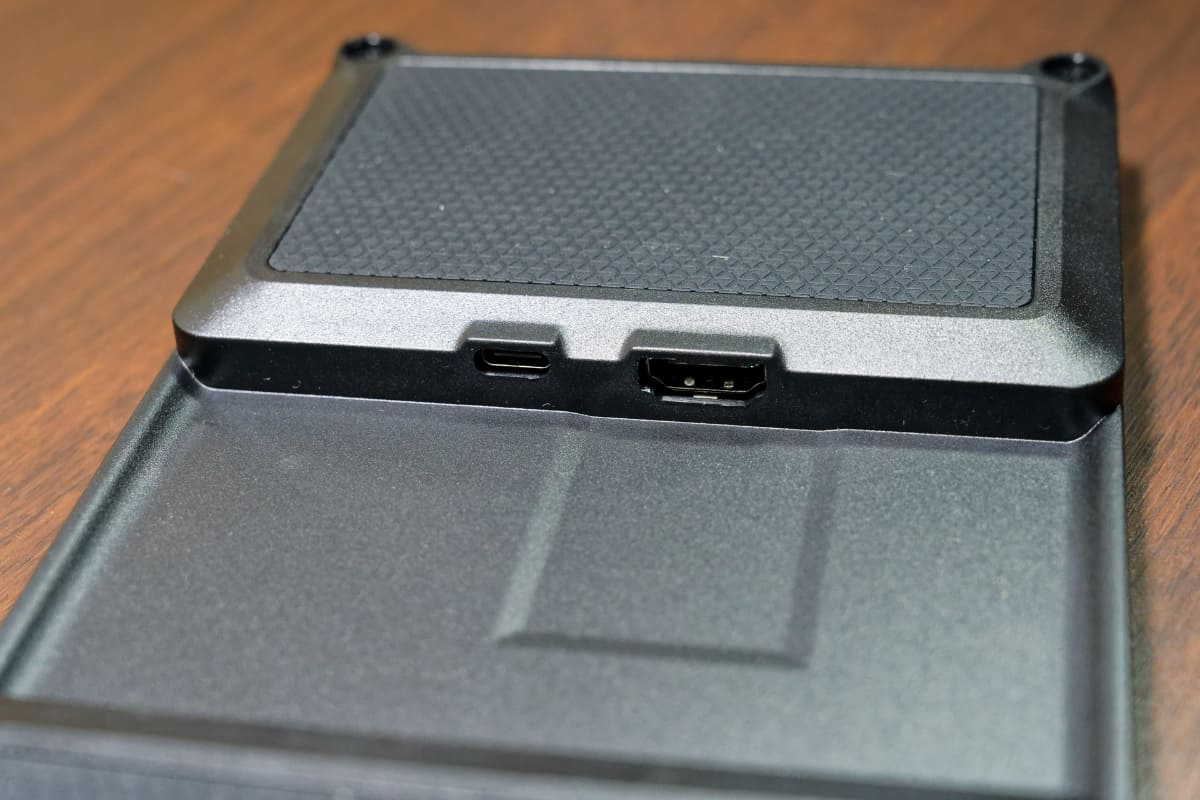 パソコンとの接続はUSB Type-CとHDMI