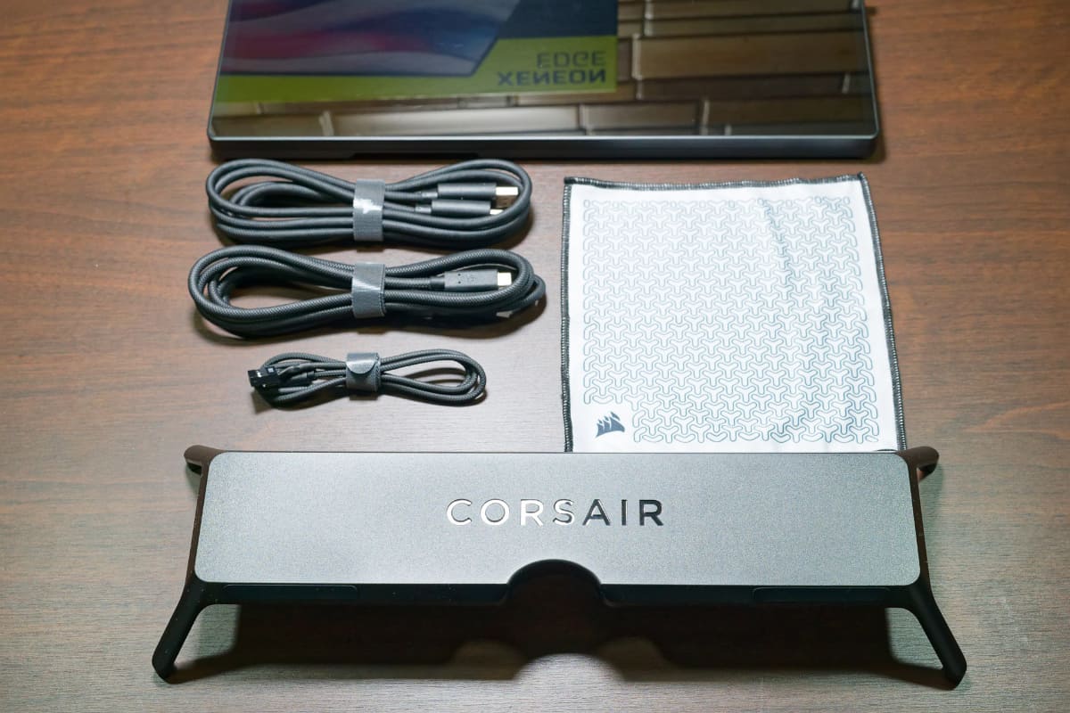 XENEON EDGEの同梱品