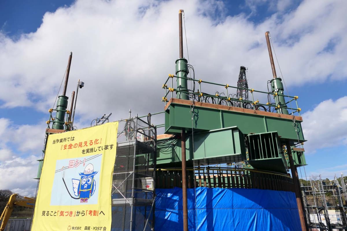 躯体を油圧ジャッキで押し込むときの圧入抵抗はリアルタイムに計測