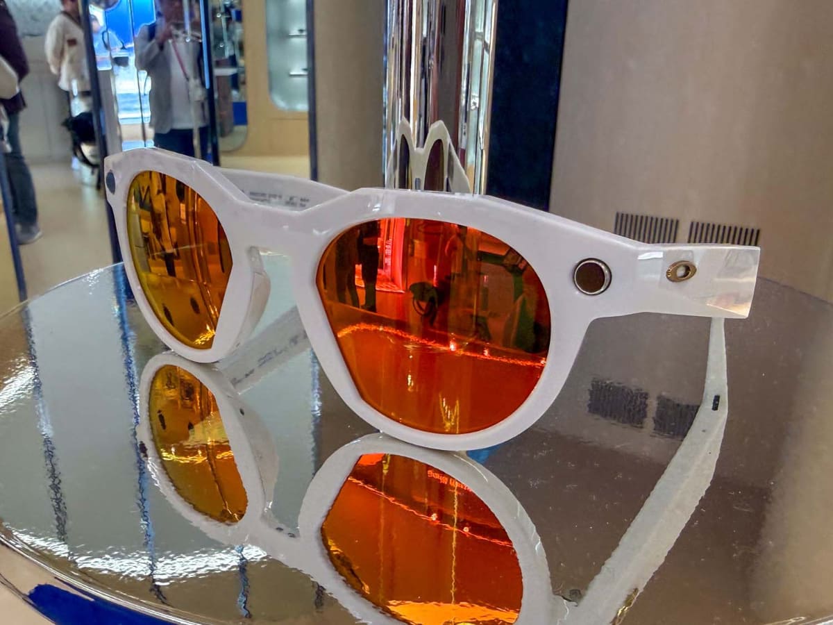 2025年に発売された「Oakley Meta」。よりエクストリーム・スポーツ志向