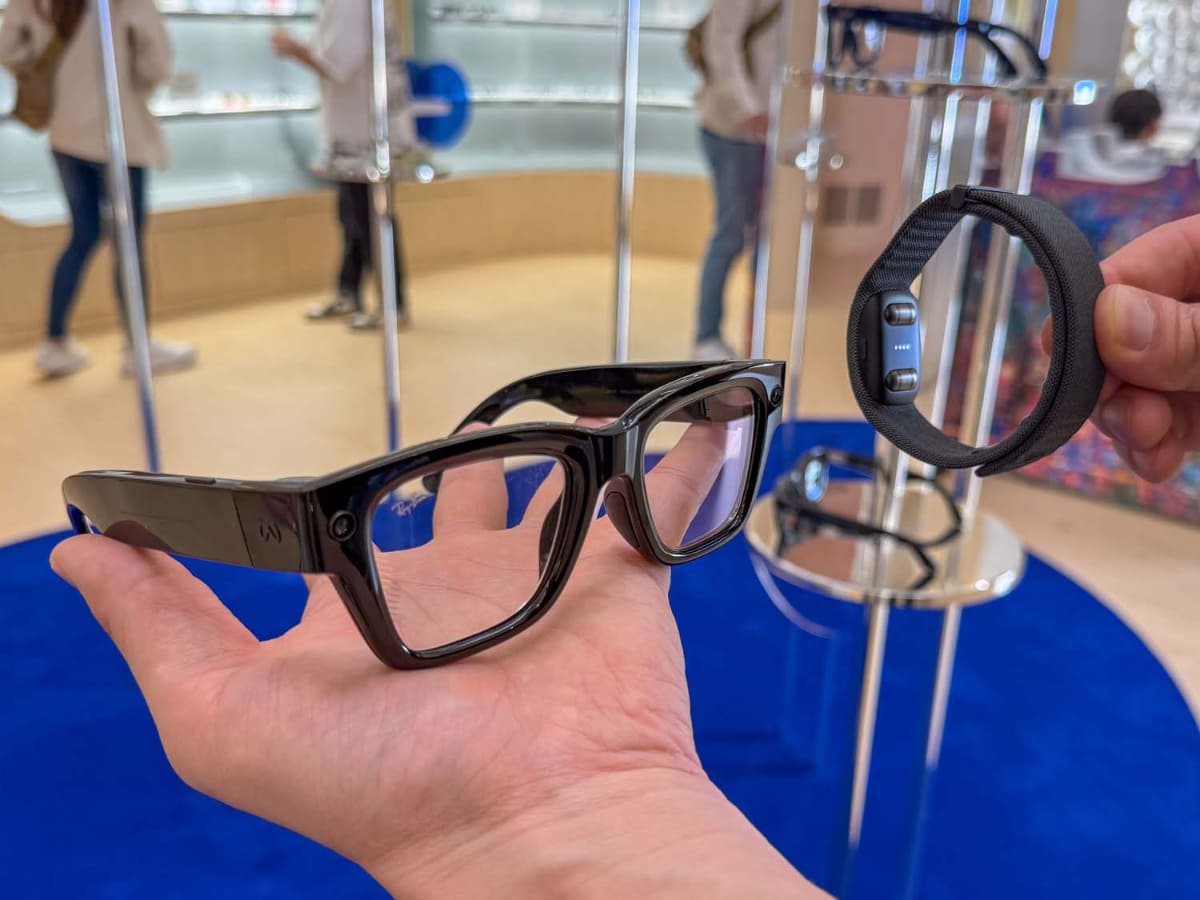 ディスプレイ内蔵の「Ray-Ban Meta Display」。アメリカでは2025年秋発売