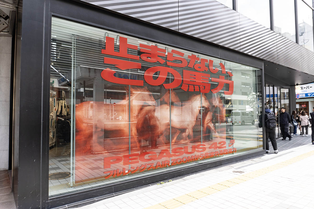 店舗正面のディスプレイ