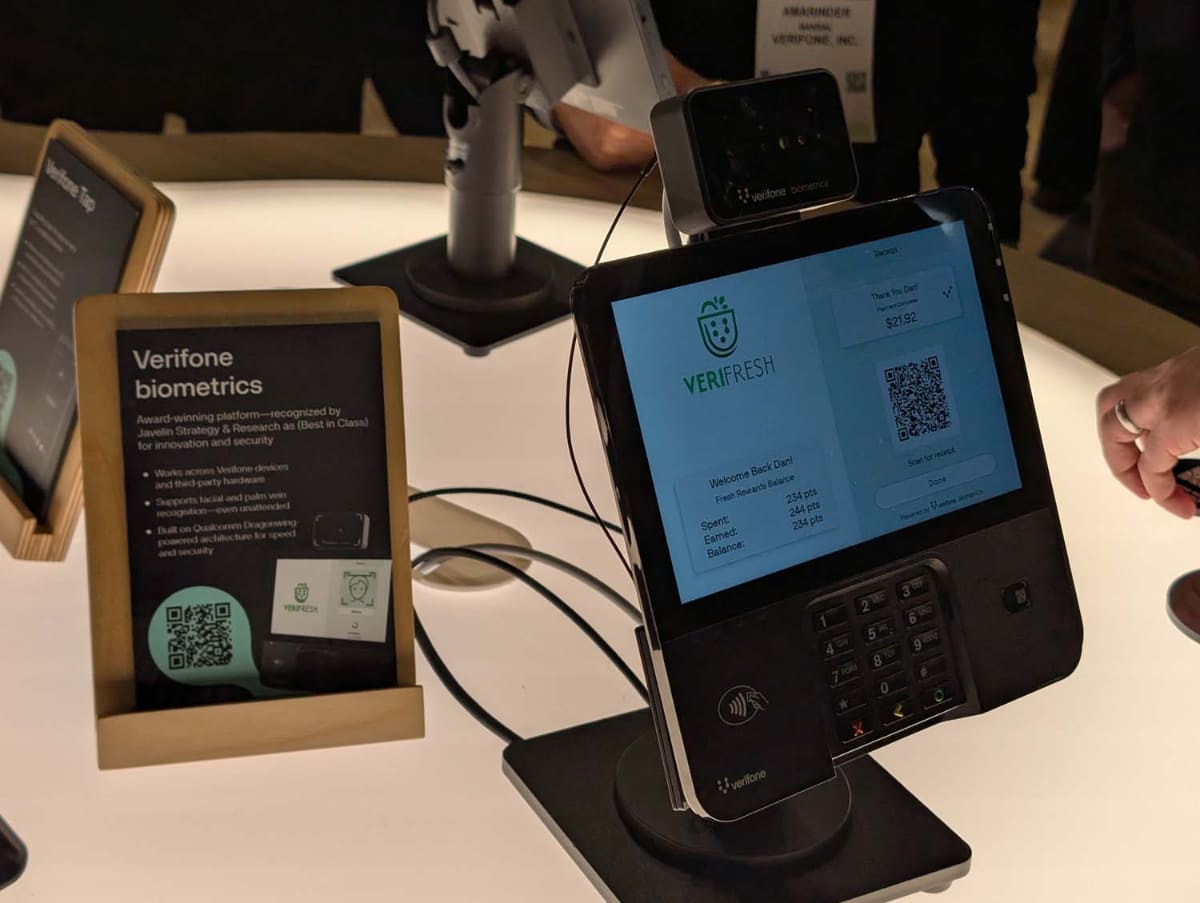 決済端末メーカーのVerifoneがNRFで展示していた顔認証端末。会員プログラム向けのサービスを主に想定しているという