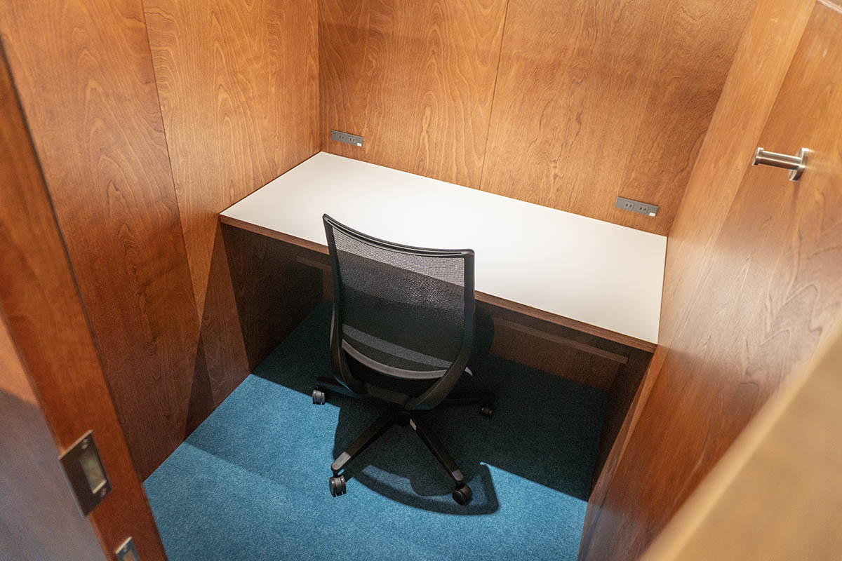 3階の1名用ブースエリア