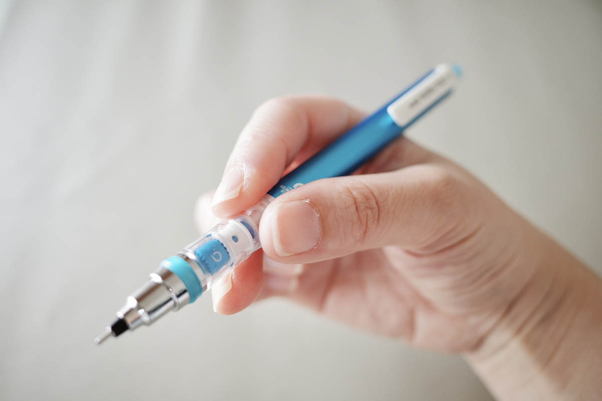 スタンダードモデルだとつい「セルフ・クルトガ」してしまうのです……