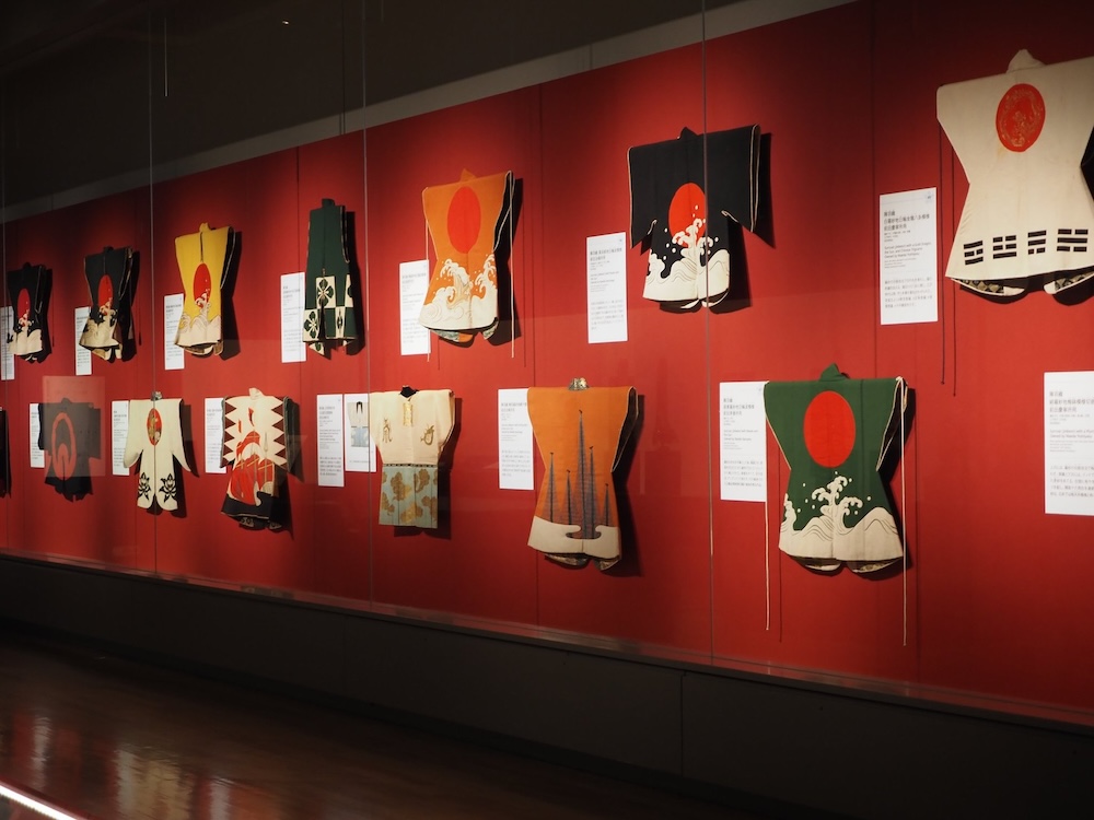 なにこの色鮮やかで映えるデザインは! という展示風景