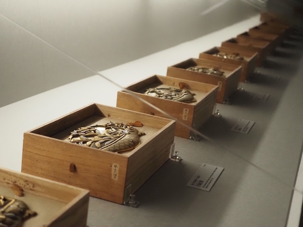 《百工比照》の一部。城の大書院に使用されていた金具などの実物資料