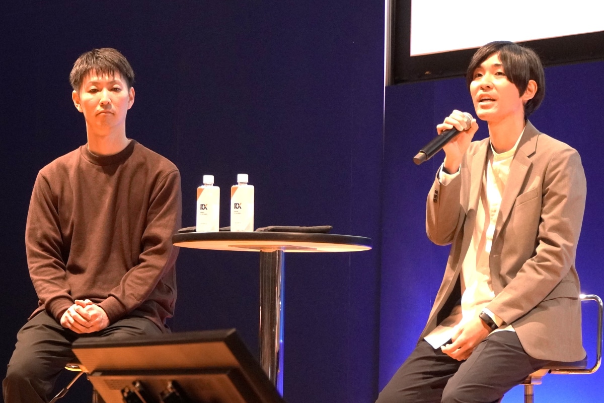 世田谷区 DX推進担当課 下岡氏(左)と深山氏(右)