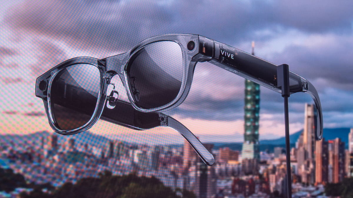 充電はマグネット式で本体に接続する