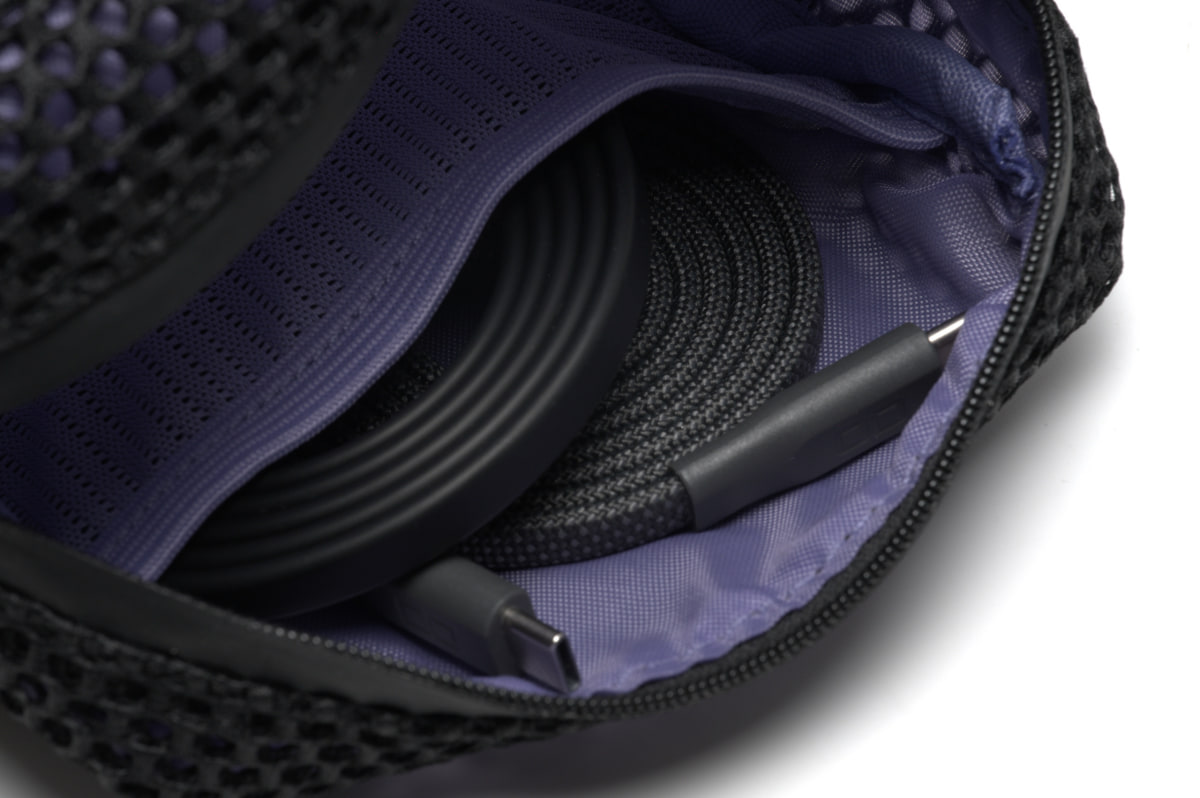 ポーチの中にすっと収まり、取り出してすぐ使える