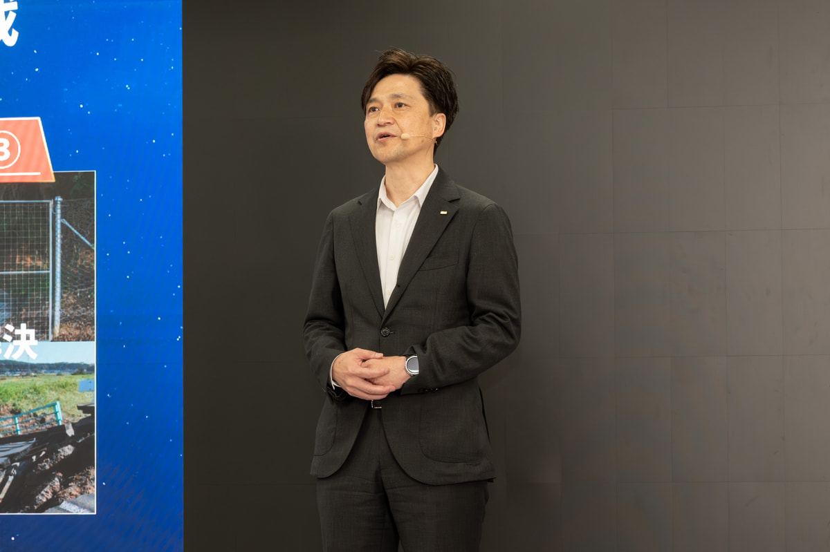 「au Starlink Direct for IoT」を発表したKDDI ビジネスグロース事業本部 グロース事業開発本部長の鶴田悟史氏