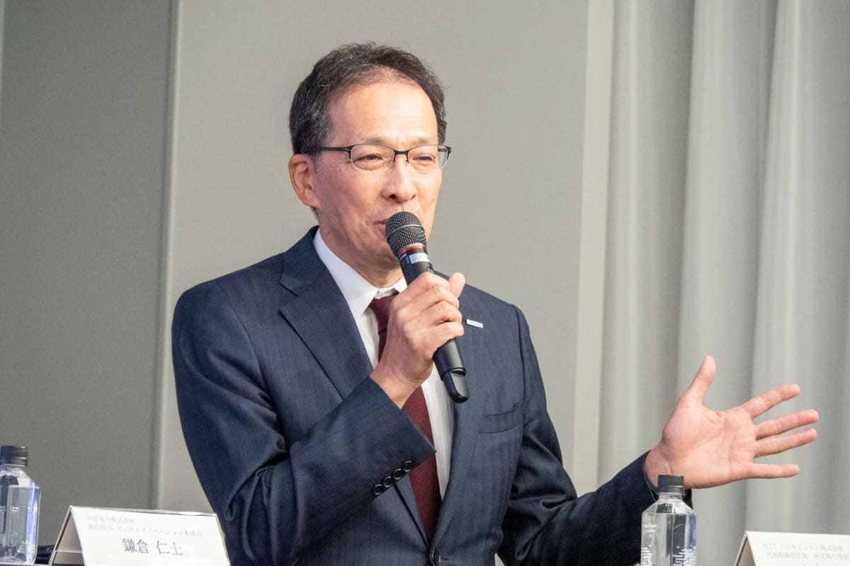小島克重氏