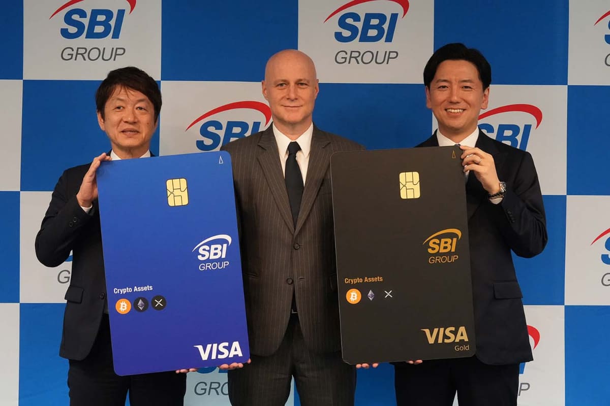 アプラス嶋田貴之社長(左)、ビザ・ワールドワイド・ジャパン シータン・キトニー社長(中央)、SBI VC トレード 近藤智彦 社長(右)