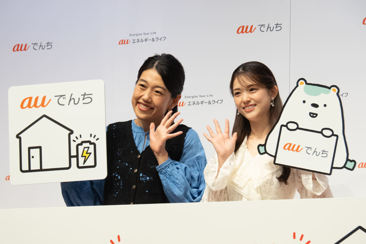 横澤夏子さん(左)と松村沙友理さん(右)