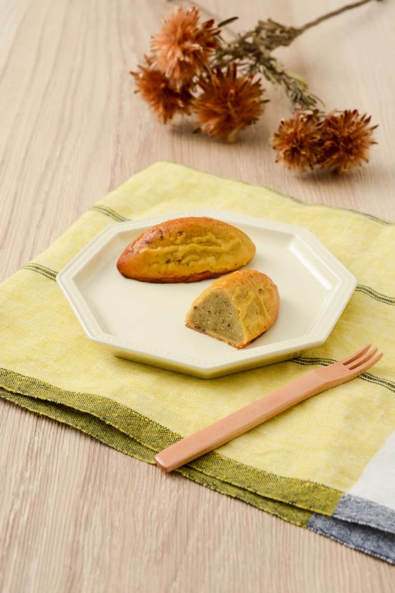 2層仕立てのスイートポテト(211円)