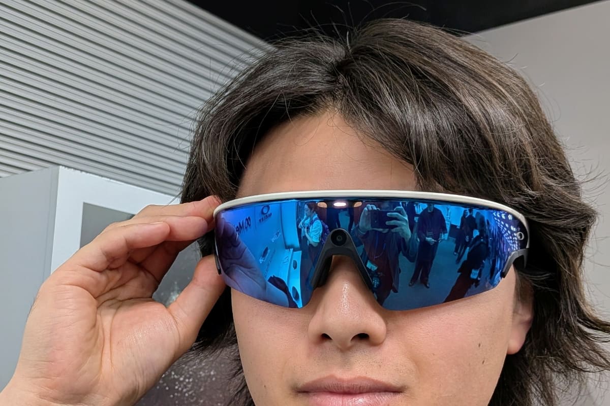 写真・動画撮影時はLEDが点灯する