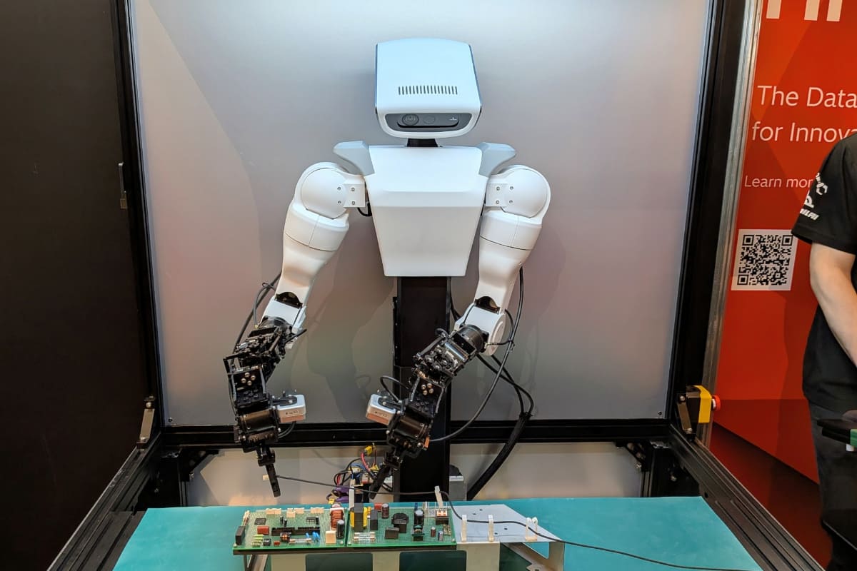 フィジカルAI搭載ロボット
