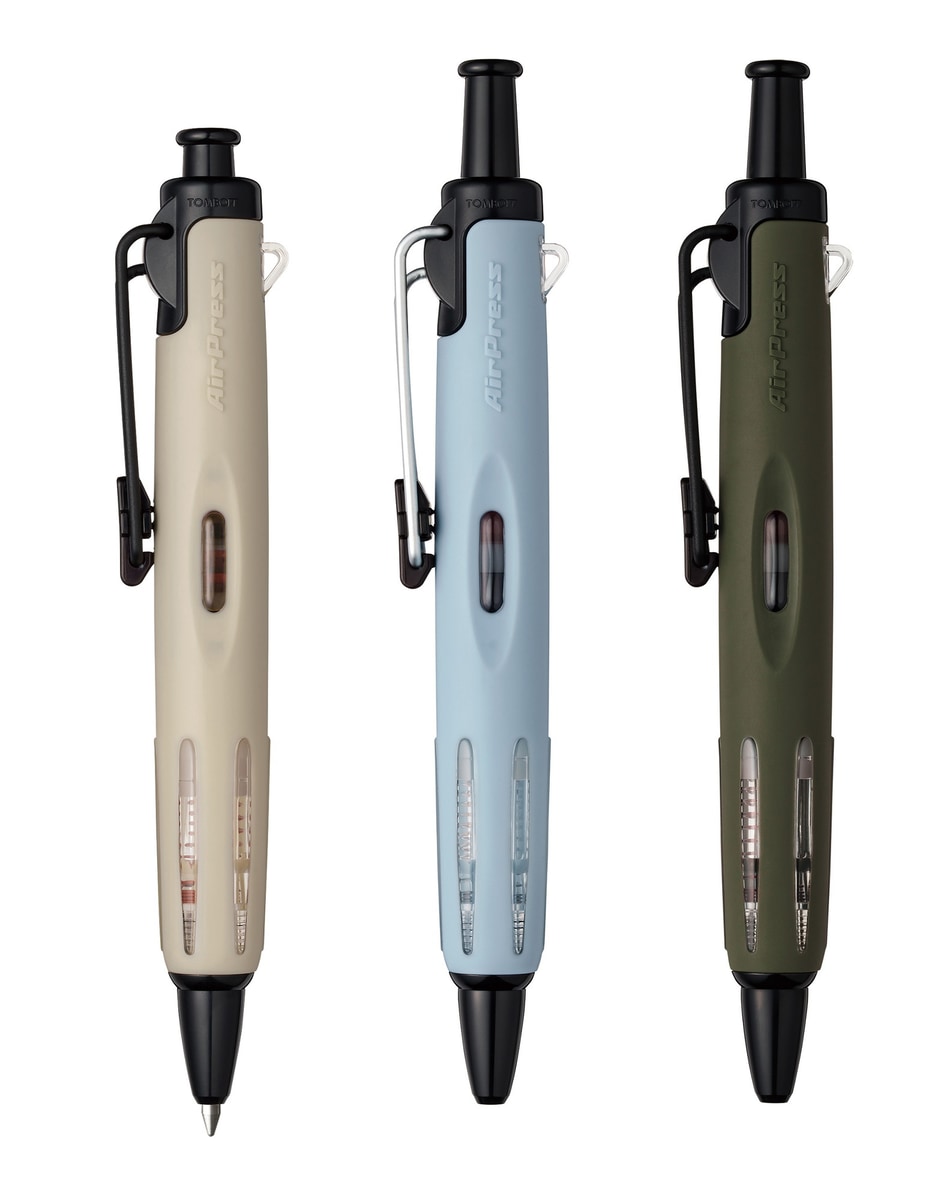 ベージュ、ブルーグレー、カーキの3色