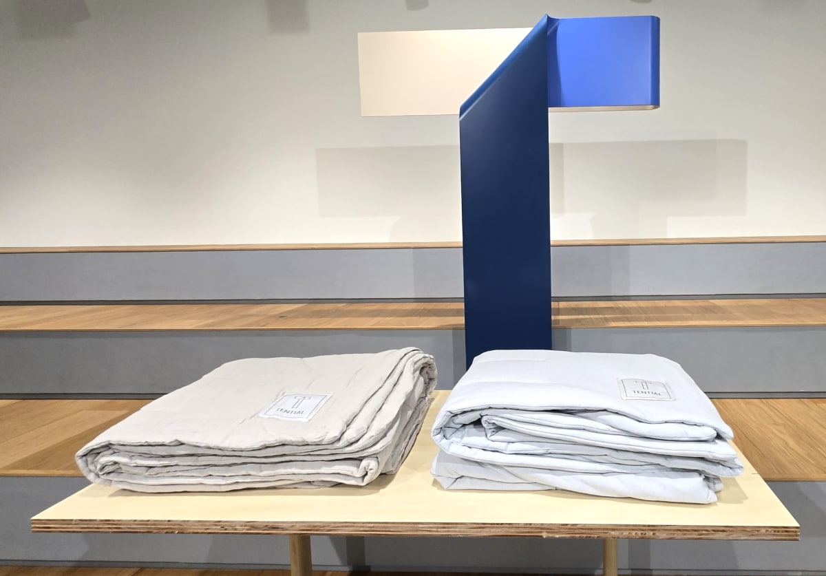 コンフォータークール オーガニックコットン(左)とコンフォータークール(右)の2種類を展開