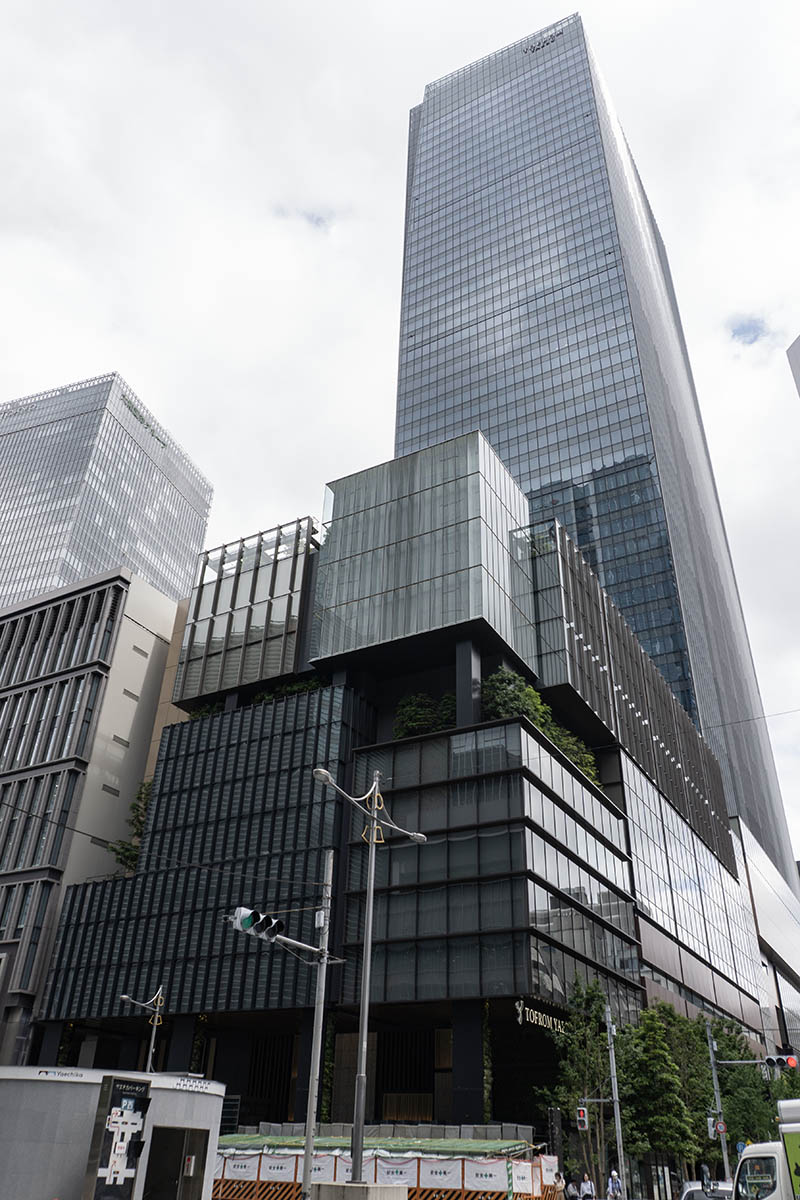 TOWER(写真奥)が2月に竣工し、THE FRONTは建設中