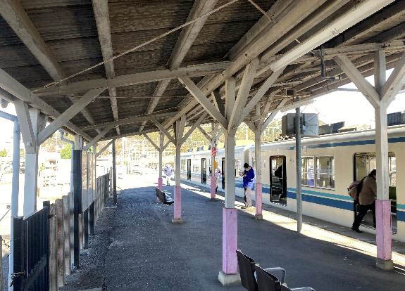 旧葛生駅ホームの様子