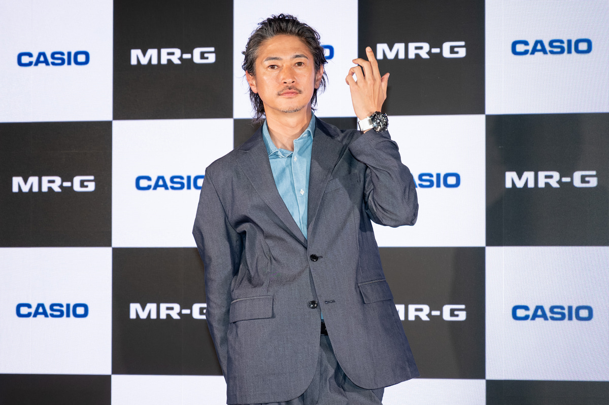 冒険をイメージし、クルーザーで発表会が開催された