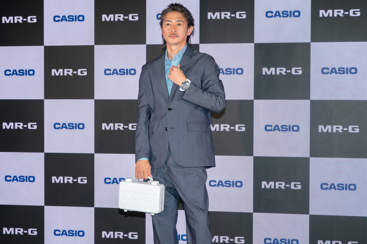 冒険をイメージし、クルーザーで発表会が開催された