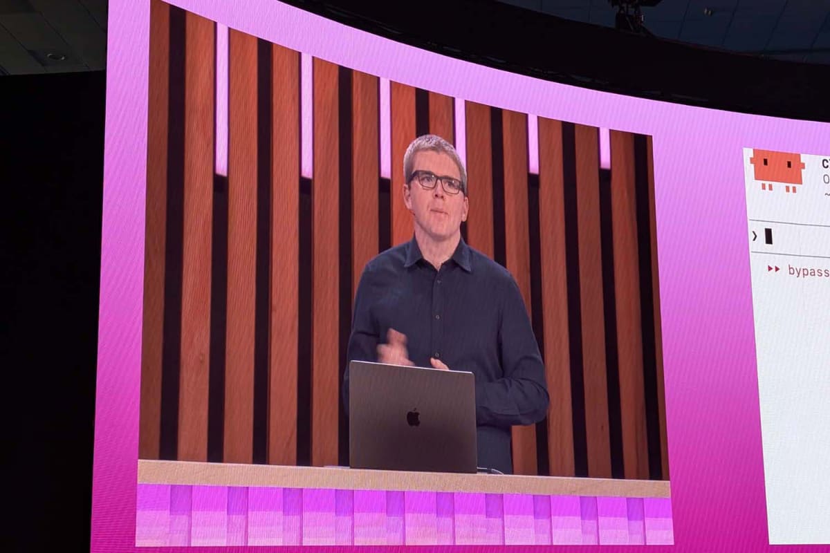 Claude CodeでエージェントAIとマイクロトランザクションのデモンストレーションを行なうJohn Collison氏